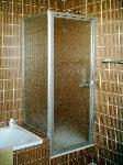 Breuer Drehtür Fara mit Badewannenseitenwand, Sondermaß, Alu-silber-matt mit Echtglas Struktur