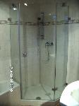 Reichel Fünfeckdusche Creation Sondermaß, linke Seitenwand neben Badewannne überlappend, Beschläge chrom-hochglanz, Echtglas glatt hell ( Tür 6 mm, Seitenwände 8 mm ), Höhe 1900 mm, Bild 2