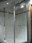Reichel Drehtür Trento mit verkürzter Seitenwand und Schrägschnitt, Sondermaß, Profile silber-matt, Echtglas glatt hell 6 mm
